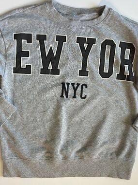 Carters size 12 (Big Kids) New York Sweatshirt